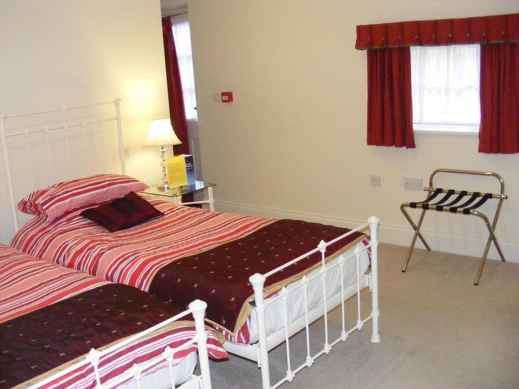 The Bulls Head Bed and Breakfast Chichester Buitenkant foto
