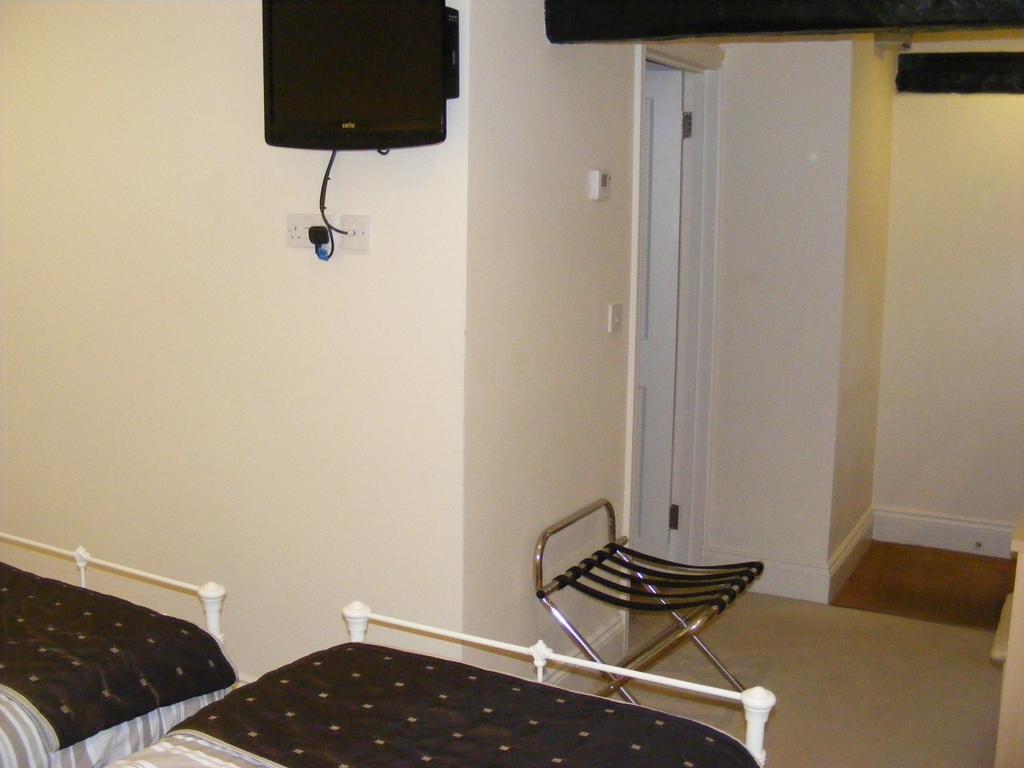 The Bulls Head Bed and Breakfast Chichester Buitenkant foto